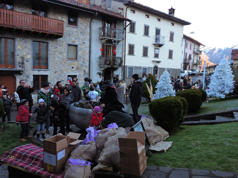 027 La Befana in Grimoldo a Oltre il Colle.JPG